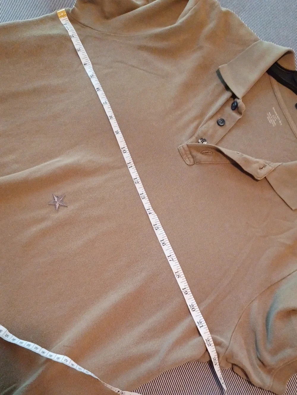 > Banana Republic Men's V-Neck Short Sleeve Tee - Rust Orange And Khaki Polo XL